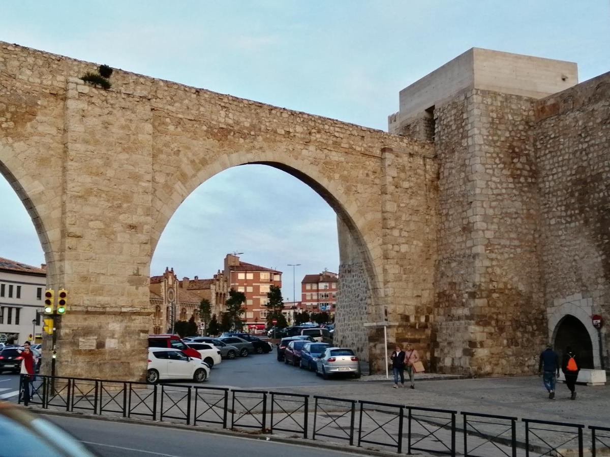 Estudios Los Arcos Teruel Exterior foto